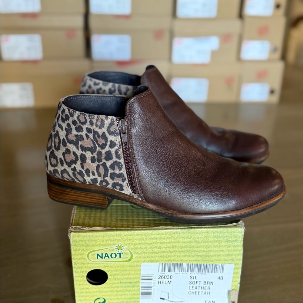 Naot Brown Leather Ankle Boots Double Zip Cheetah Print Back Size 40 Fits like 8